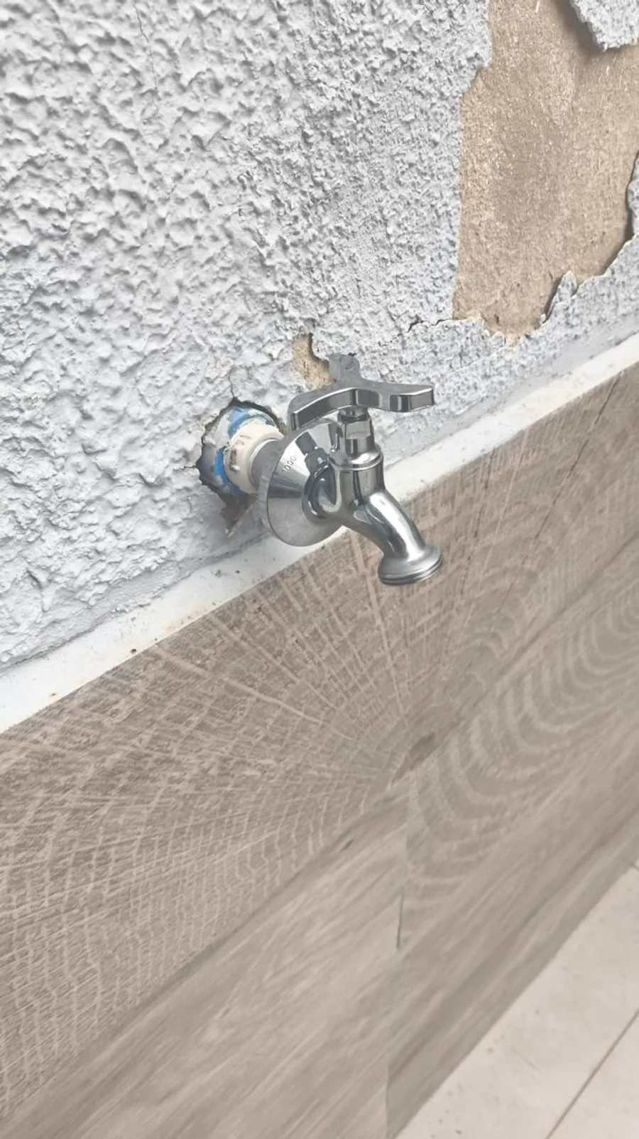 Torneira externa de jardim instalada por encanador no Jardim Califórnia, Tatuí